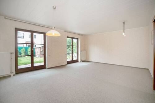 Wohnzimmer - 5 Zimmer Reihenendhaus in Neu-Isenburg