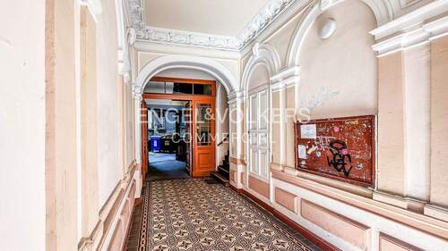 Eingangsbereich - Wohn- und Geschäftshaus mit Leerstand in bester Prenzlauer Berg Lage