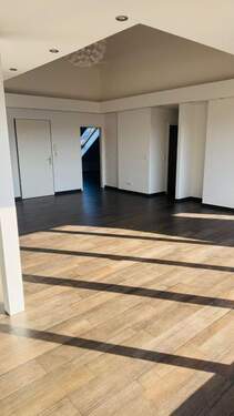 Blick vom Wohnzimmerbereich aus.jpg - 