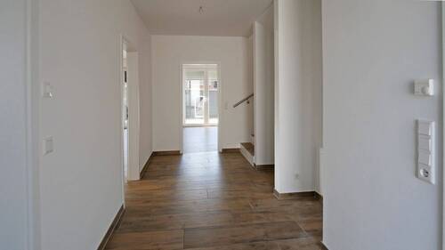 M664 Flur EG - 4 Zimmer Doppelhaushälfte in Goldenstedt