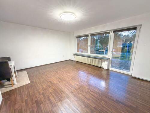 Wohnbereich mit Zugang zur Terrasse - 