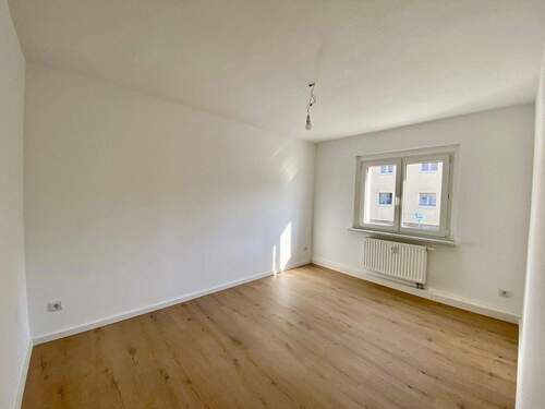 Bild 4 - Etagenwohnung mit 65,60 m&sup2; in Zwenkau zur Miete