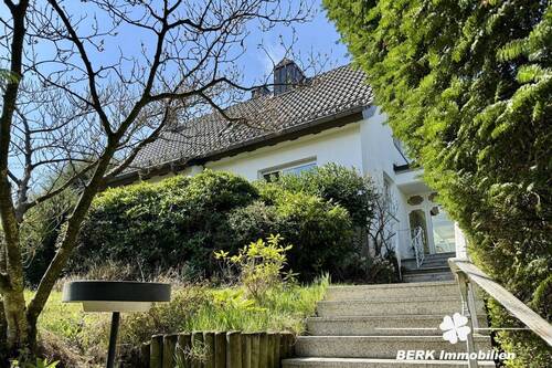 Vorderansicht - 8 Zimmer Einfamilienhaus in Bessenbach