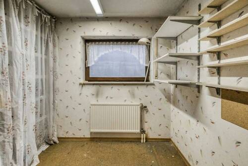 Wohnlich ausgebauter Raum KG - 