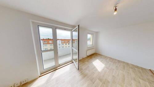 Wohnzimmer Vergleichswohnung - 3 Zimmer Etagenwohnung zur Miete in Chemnitz
