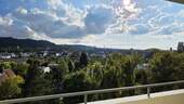 Titelbild - Erstbezug nach Renovierung: 2-Zimmer-Wohnung mit Balkon und toller Aussicht zentrumsnah in Landshut*