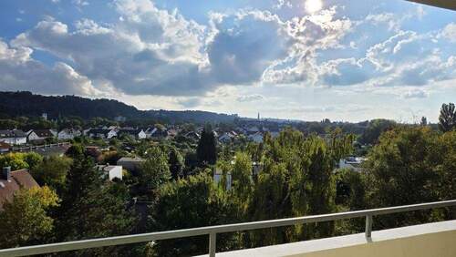 Titelbild - Erstbezug nach Renovierung: 2-Zimmer-Wohnung mit Balkon und toller Aussicht zentrumsnah in Landshut*