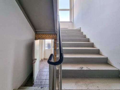 Treppenaufgang Büro - Halle in Leipzig zum Kaufen