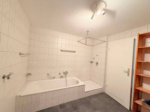 Modernes Badezimmer - 