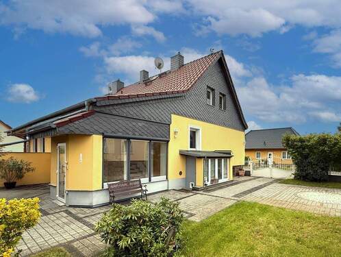Objektrückseite - Ankommen & Wohlfühlen - Familienfreundliche Doppelhaushälfte in Aken mit Gästehaus und Garten!