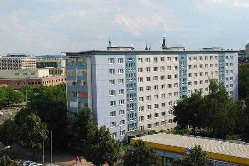 Hausansicht - Etagenwohnung mit 56,90 m² in Chemnitz zur Miete