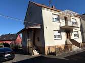 Front - 6 Zimmer Mehrfamilienhaus, Wohnhaus zum Kaufen in Bärweiler