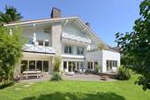 01 Haus - Lichtdurchflutete Gartenwohnung mit Hauscharakter in München BogenhausenDaglfing. Provisionsfrei