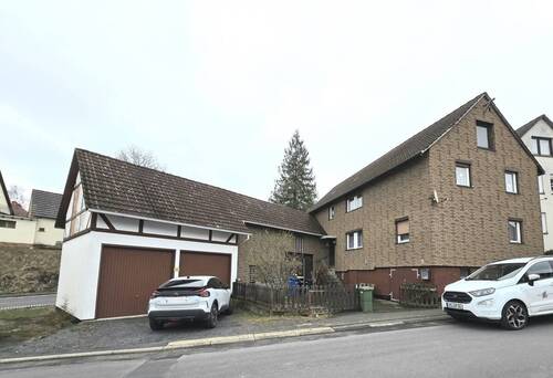 Frontansicht - ***reserviert***Wohnhaus mit Nebengebäuden in Staufenberg-Escherode