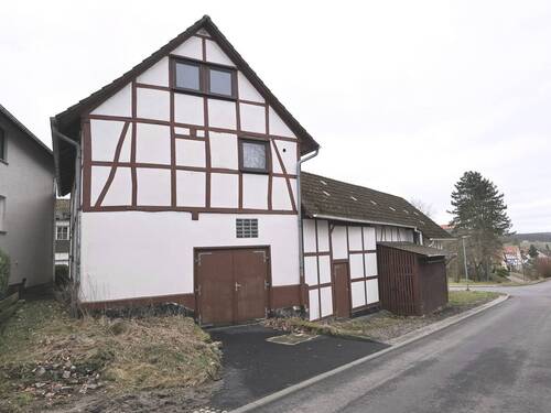 Rückansicht - 6 Zimmer Mehrfamilienhaus, Wohnhaus zum Kaufen in Staufenberg