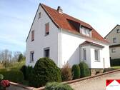 Seitenansicht.jpg - Charmantes Einfamilienhaus mit großem Grundstück in schöner Lage am Waldrand