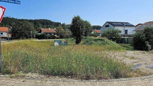 Grundstück.jpg - Mischgrundstück 1200 m² für Gewerbe und Wohnen in Feldkirchen-Westerham.