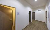 Flur mit Zugang zu den Büros 5-7 im 1. Obergeschoss - 