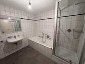 Badezimmer Wohnung 2.OG - 