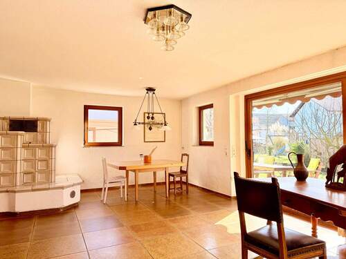 Lichtdurchflutetes Esszimmer - 5 Zimmer Einfamilienhaus zum Kaufen in Sasbach am Kaiserstuhl