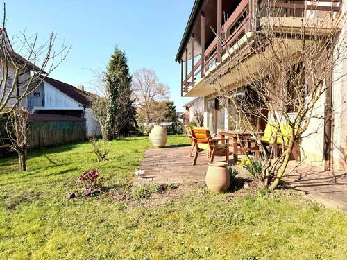 Charmante Terrasse und großzügiger Garten - 