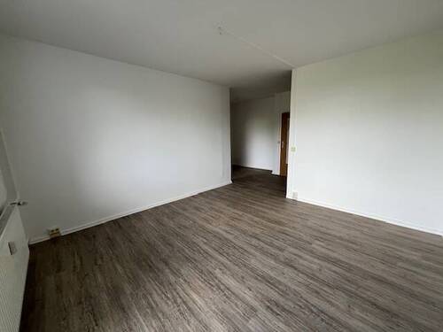 Wohnzimmer 1.jpg - 3 Zimmer Etagenwohnung in Zwickau