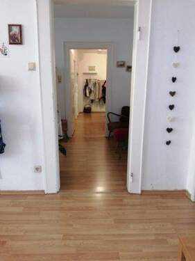 Blick vom Wohnzimmer zur Garderobe - 