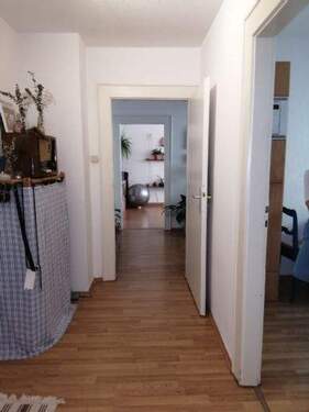 Flur - Helle, gut gepflegte 3 Zimmer Whng. nähe Stresemannplatz