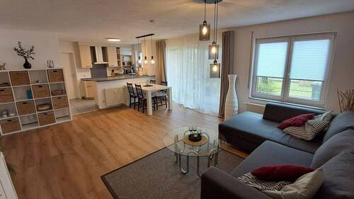 Wohn-/Esszimmer - 3 Zimmer Etagenwohnung zum Kaufen in Winnenden