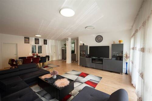 Wohnzimmer - Terrassenwohnung mit 134,00 m&sup2; in Göppingen zum Kaufen