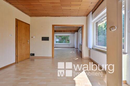 12 Blick vom Essbeeich ins Wohnzimmer - 