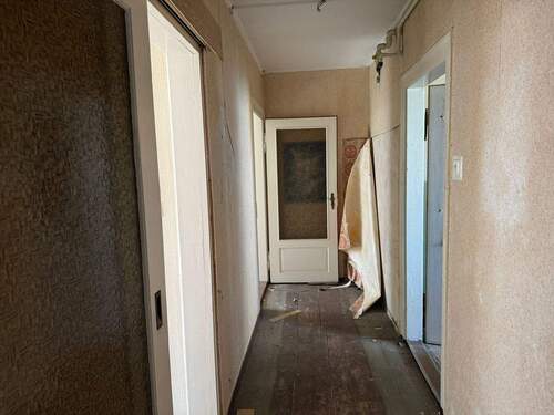 Flur - 1 Zimmer Mehrfamilienhaus, Wohnhaus in Altenburg