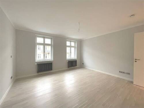 Schlafzimmer 1 - 3 Zimmer Etagenwohnung zum Kaufen in Berlin