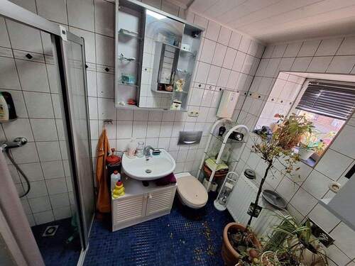 Bad im Nebengebäude - 