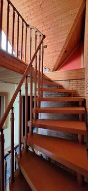 Treppenaufgang zum Dachgeschoss - 