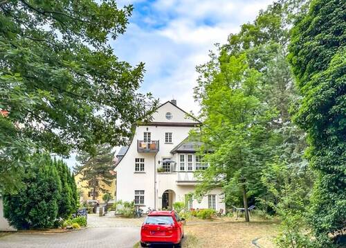 Nachbar vorn - Grundstück in Dresden