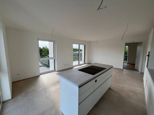 Wohn-und Esszimmer - Erstbezug: 4,5-Zimmer-OG-Wohnung mit Balkon und Küche