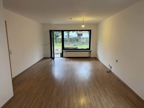 Wohnzimmer.jpg - 3 Zimmer Etagenwohnung in Baiersdorf