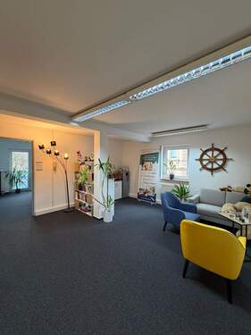 Eingangsbereich 1.OG - Büro mit 285,00 m&sup2; in Fulda zur Miete