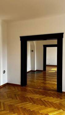 Zimmer 18_21,7_22,1 3.JPEG - 6 Zimmer Etagenwohnung in Chemnitz