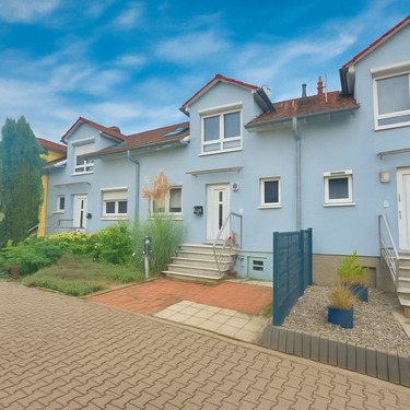 Ansicht Haus - Einziehen ohne Aufwand - Ihr neues Zuhause wartet.