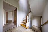 Treppenhaus - 4 Zimmer Doppelhaushälfte in Meerbusch