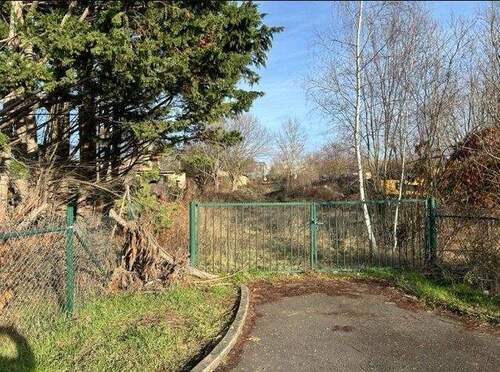 Einfahrt zum Grundstück - Grundstück zum Kaufen in Schkeuditz