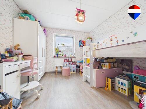REMAX Immobilien DeLux Einfamilienhaus Kinderzimmer Merchweiler Mark Borowicz - 