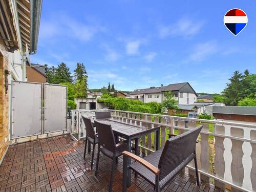REMAX Immobilien DeLux Einfamilienhaus Balkon Merchweiler Mark Borowicz - 