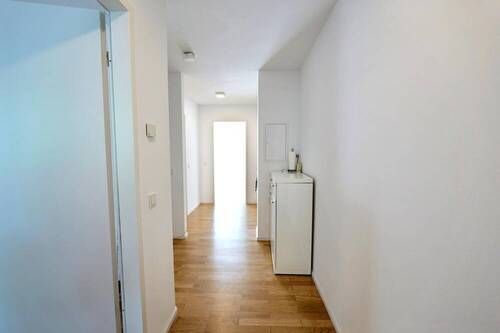 Flur - 2 Zimmer Etagenwohnung zum Kaufen in Bonn / Lengsdorf
