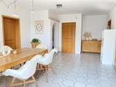 Heller Essbereich/ Eingang - 