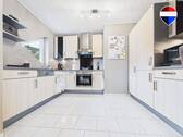 REMAX Immobilien DeLux Eigentumswohung Küche Saarlouis Mark Borowicz - 2 Zimmer Etagenwohnung in Saarlouis