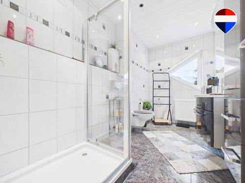 REMAX Immobilien DeLux Eigentumswohung Badezimmer Saarlouis Mark Borowicz - 