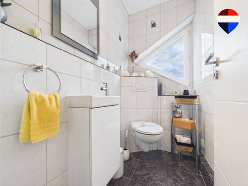 REMAX Immobilien DeLux Eigentumswohung WC Saarlouis Mark Borowicz - 